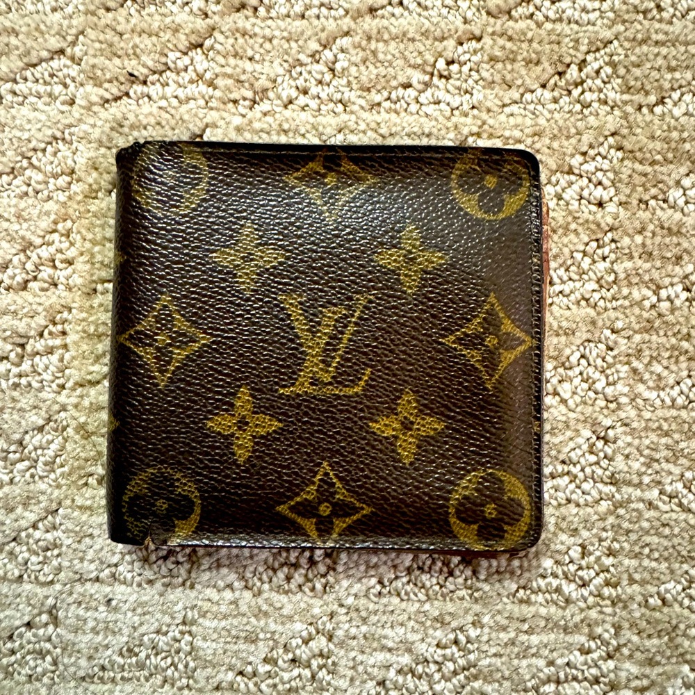 Authentic Louis Vuitton Monogram Bifold Compact Wallet